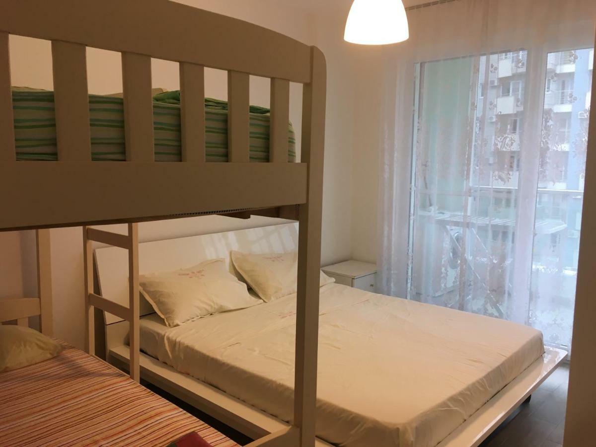 Bruka Apartaments Shengjin Luaran gambar